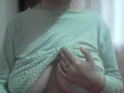 Snapshot of AnaXBerry chatting on 03-07-26, 06:31 AnaXBerry online show from 03-07-26, 06:31