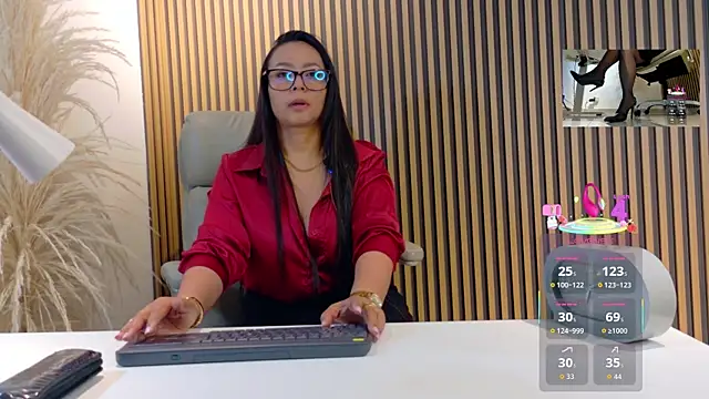 lulu 072 online show from 06-18-26, 12:09