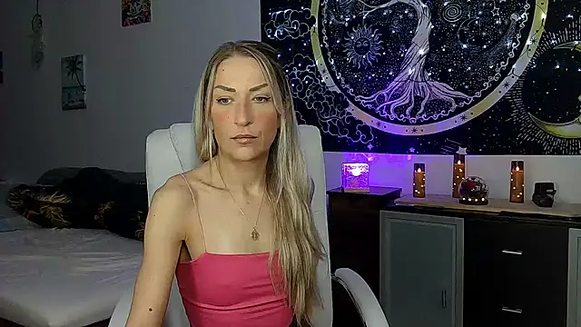 Snapshot of SexxyLiviaa chatting on 10-24-25, 02:21 SexxyLiviaa online show from 10-24-25, 02:21