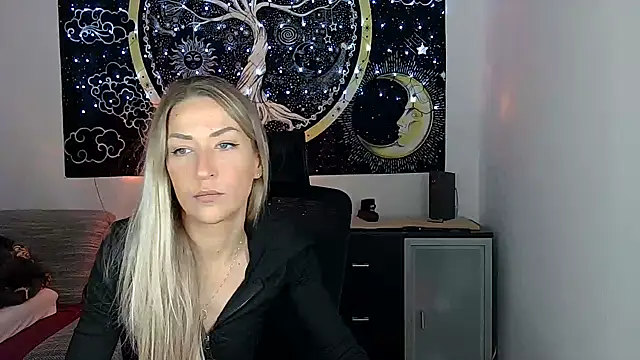 SexxyLiviaa online show from 11-17-25, 09:30