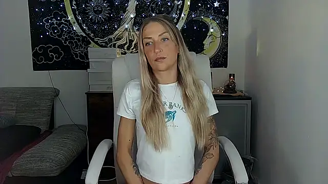 Snapshot of SexxyLiviaa chatting on 10-13-25, 04:41 SexxyLiviaa online show from 10-13-25, 04:41