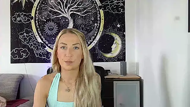 Snapshot of SexxyLiviaa chatting on 07-18-26, 02:25 SexxyLiviaa online show from 07-18-26, 02:25