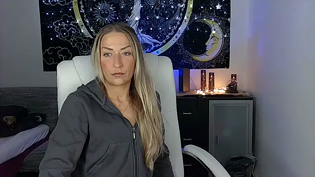 Snapshot of SexxyLiviaa chatting on 10-16-25, 06:38 SexxyLiviaa online show from 10-16-25, 06:38