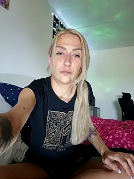 SexxyLiviaa online show from 05-22-26, 04:32