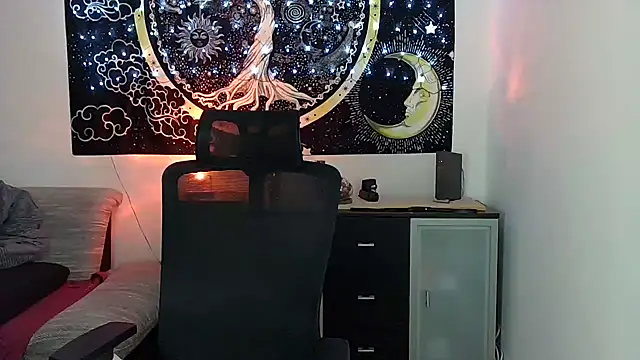 SexxyLiviaa online show from 11-13-25, 02:04