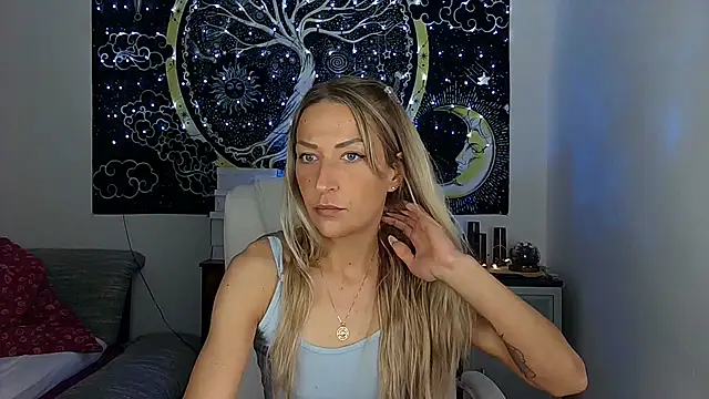 Snapshot of SexxyLiviaa chatting on 09-13-25, 04:01 SexxyLiviaa online show from 09-13-25, 04:01