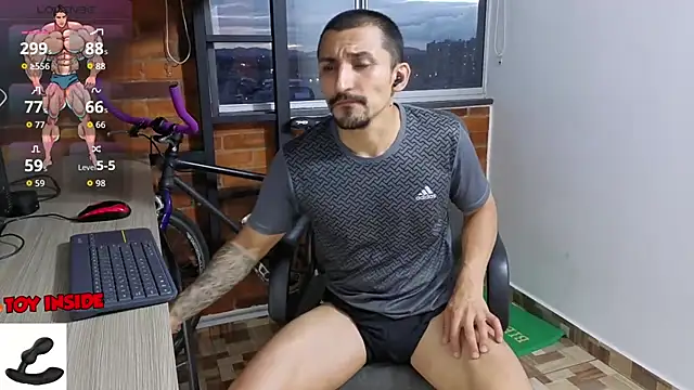 Snapshot of Marck_Muscle chatting on 09-23-25, 11:01 Marck Muscle online show from 09-23-25, 11:01
