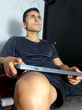 Snapshot of Marck_Muscle chatting on 03-07-25, 01:09 Marck Muscle online show from 03-07-25, 01:09