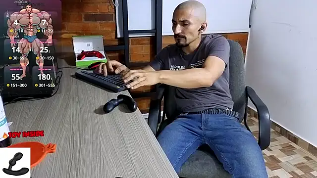 Marck Muscle online show from 12-18-25, 02:16