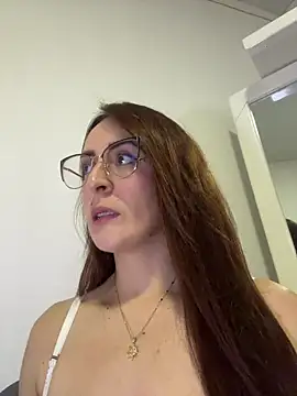 Snapshot of Buttyy_Cherry chatting on 10-11-25, 04:41 Buttyy Cherry online show from 10-11-25, 04:41