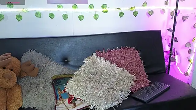 alondra darling online show from 12-15-25, 04:13