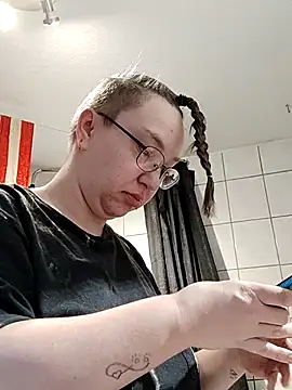 Isabella Geney online show from 03-01-26, 04:40