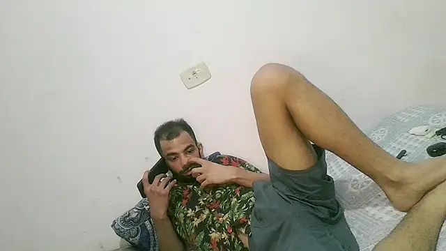 Snapshot of UncutToyBoy23cm chatting on 10-18-25, 07:49 UncutToyBoy23cm online show from 10-18-25, 07:49