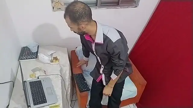 Snapshot of UncutToyBoy23cm chatting on 03-23-25, 05:00 UncutToyBoy23cm online show from 03-23-25, 05:00