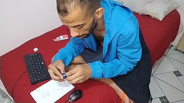 Snapshot of UncutToyBoy23cm chatting on 03-11-25, 04:08 UncutToyBoy23cm online show from 03-11-25, 04:08