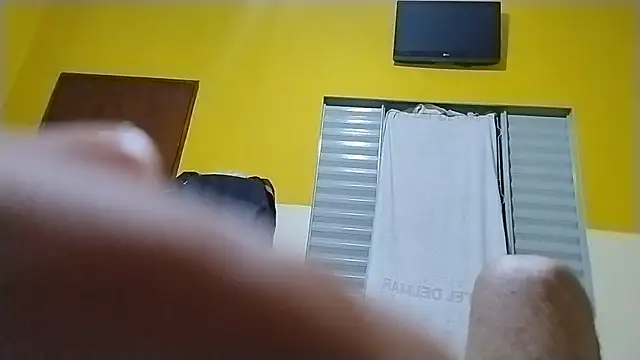 Snapshot of UncutToyBoy23cm chatting on 12-16-25, 01:48 UncutToyBoy23cm online show from 12-16-25, 01:48