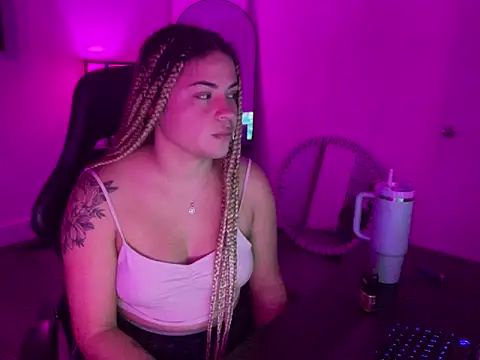 MelSaunders online show from 10-29-25, 02:32