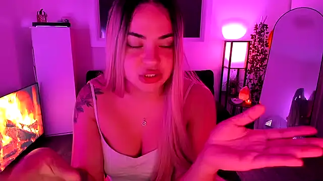 MelSaunders online show from 11-18-25, 12:26