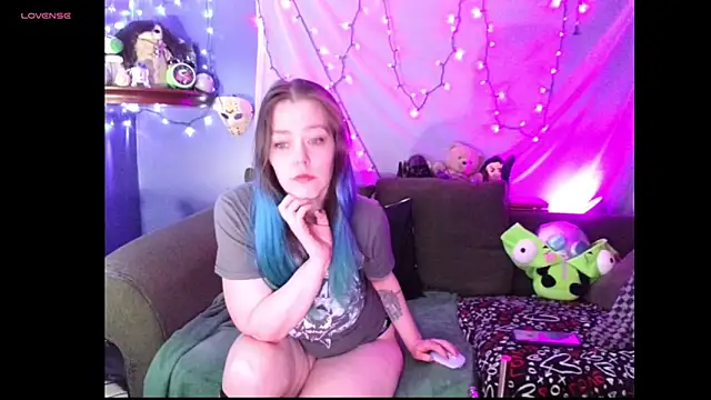 EverlyEster online show from 02-05-26, 05:58