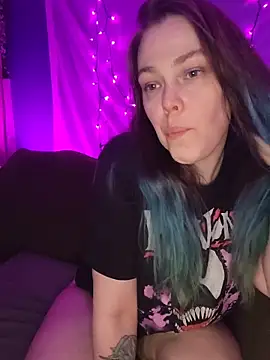 EverlyEster online show from 04-05-26, 08:10