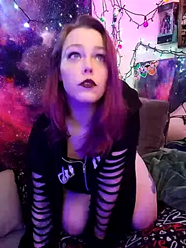 EverlyEster online show from 01-30-25, 10:19