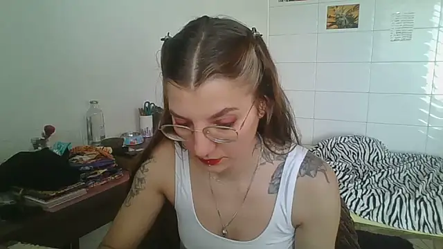 SweetyBabyDemon online show from 11-06-25, 01:04