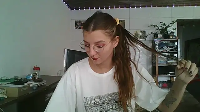 SweetyBabyDemon online show from 04-12-26, 04:54