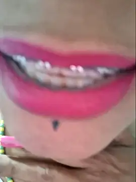 gatadeojosclaros online show from 04-15-26, 03:12