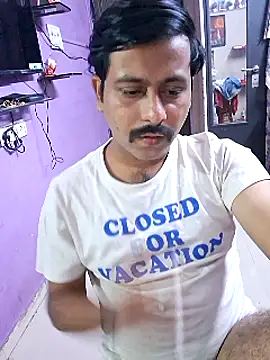 Snapshot of GlassBarge9 chatting on 01-05-25, 05:51 GlassBarge9 online show from 01-05-25, 05:51