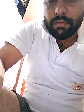 Snapshot of GlassBarge9 chatting on 03-09-25, 06:32 GlassBarge9 online show from 03-09-25, 06:32