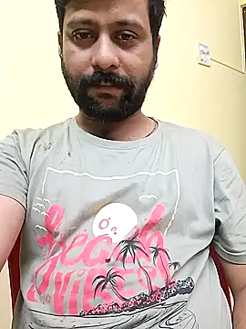 Snapshot of GlassBarge9 chatting on 10-03-25, 05:03 GlassBarge9 online show from 10-03-25, 05:03