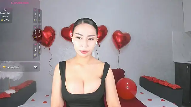 Snapshot of Long_is1and chatting on 02-14-26, 04:56 Long is1and online show from 02-14-26, 04:56