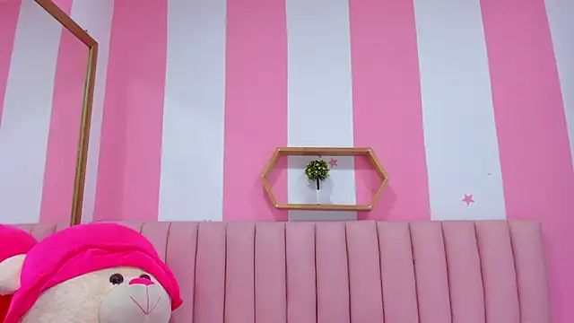 ISABELLA 020 online show from 10-07-25, 12:28