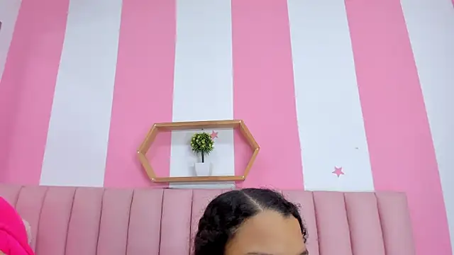 ISABELLA 020 online show from 02-20-26, 12:18