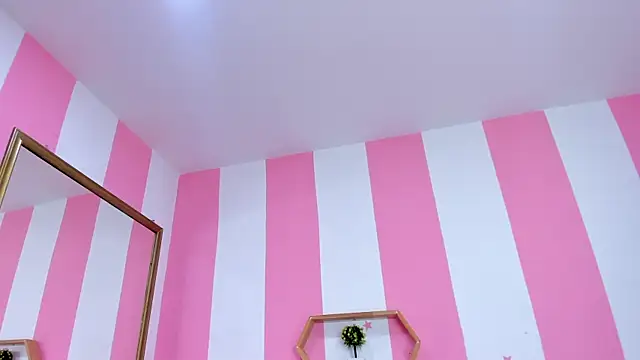 ISABELLA 020 online show from 05-19-26, 11:50