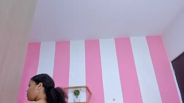 ISABELLA 020 online show from 03-13-26, 12:21