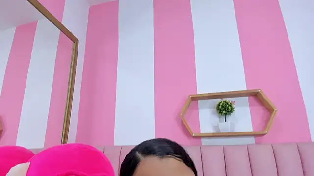 ISABELLA 020 online show from 11-28-25, 02:17