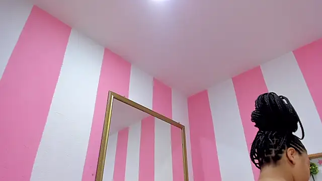 ISABELLA 020 online show from 10-04-25, 12:17