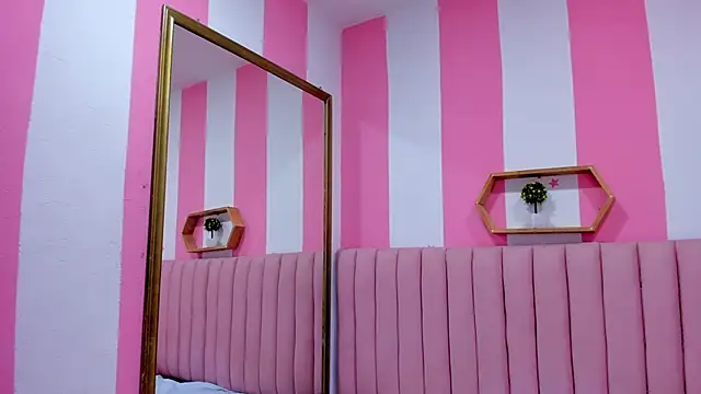 ISABELLA 020 online show from 10-27-25, 01:34