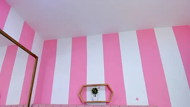 ISABELLA 020 online show from 04-13-26, 12:09