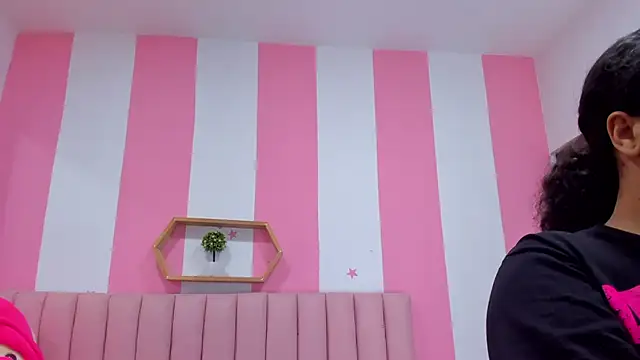 ISABELLA 020 online show from 10-21-25, 01:32