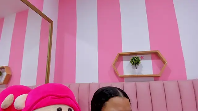 ISABELLA 020 online show from 10-22-25, 01:10