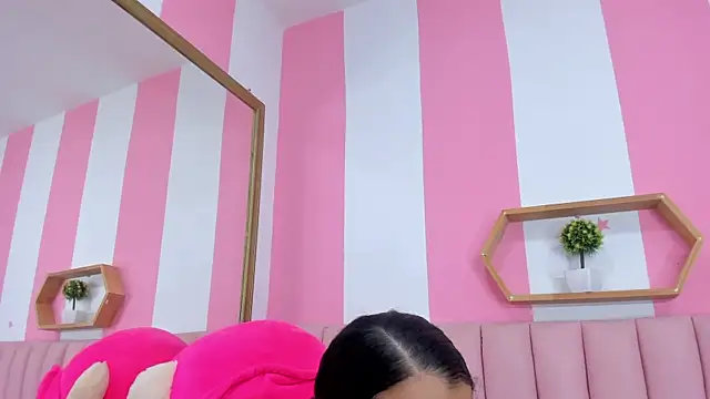 ISABELLA 020 online show from 11-20-25, 01:12