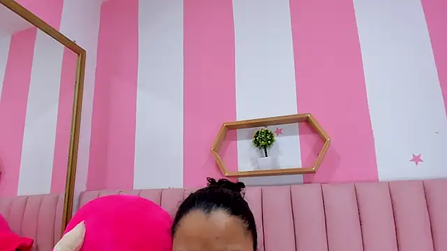 ISABELLA 020 online show from 10-31-25, 01:19