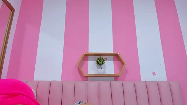 ISABELLA 020 online show from 10-30-25, 02:25