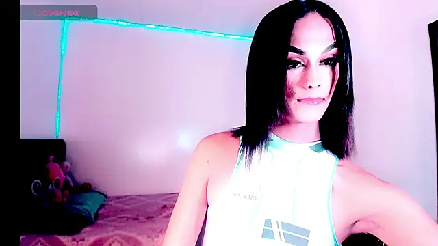 Snapshot of _Riannagarcia_ chatting on 02-01-26, 03:27 Riannagarcia online show from 02-01-26, 03:27