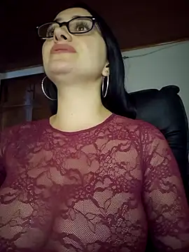 preetypeach online show from 10-17-25, 10:11