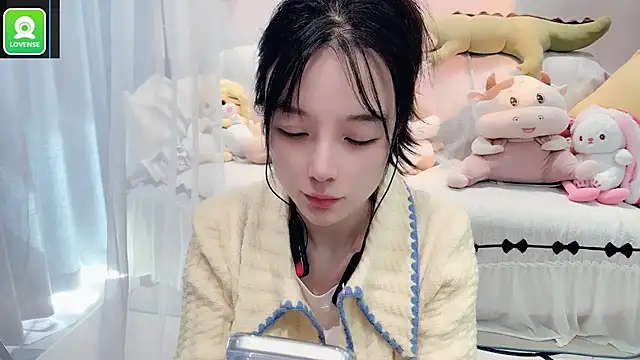 AKiKi711 online show from 11-02-25, 04:28