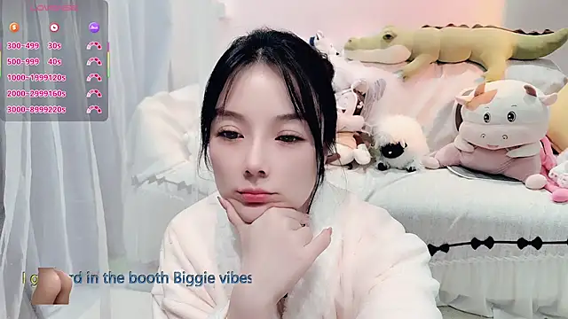 AKiKi711 online show from 11-25-25, 03:45