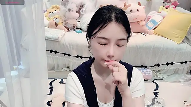 AKiKi711 online show from 04-19-26, 04:24
